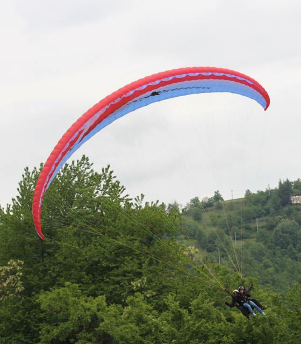 VOLO IN PARAPENDIO NELLE VALLI CUNEESI