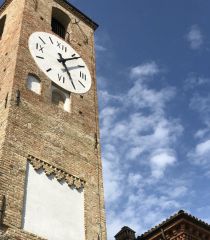 NEIVE ROMANTICA - TOUR IN APE CALESSINO TRA LE LANGHE CON BRINDISI O PICNIC