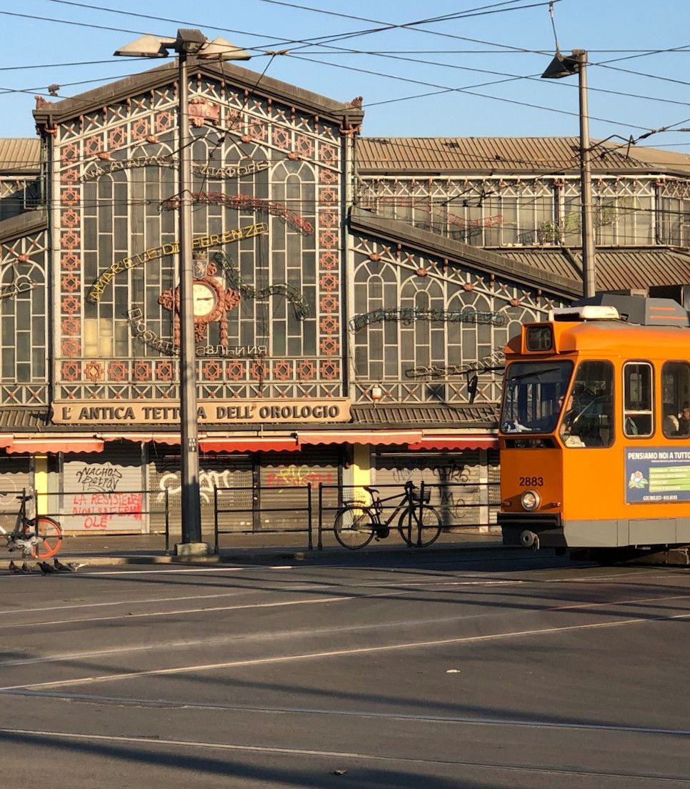 THE MARKET IN TURIN: HISTORY AND FOOD